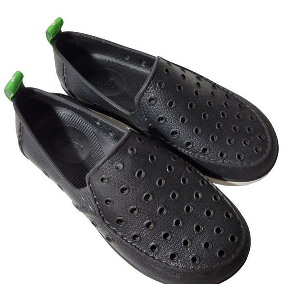 Sanuk Lil Walker Water Shoes Big Kids Size 1 Youth Black Slip On Loafer Unisex - Picture 4 of 13